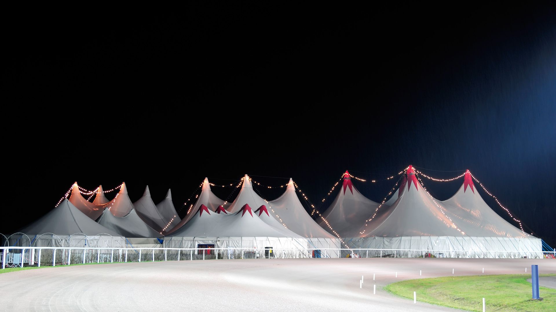 Weihnachtsfeier-Zauber Hamburg Dinner Shows