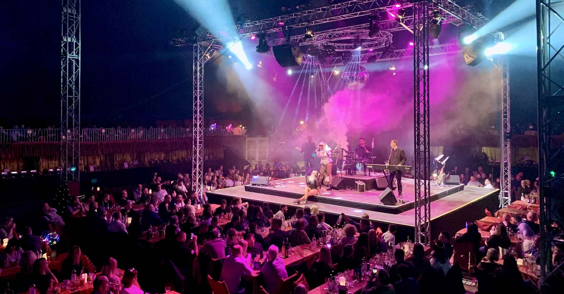 Weihnachtsfeierzauber Hamburg Deutschlands größte Dinnershow