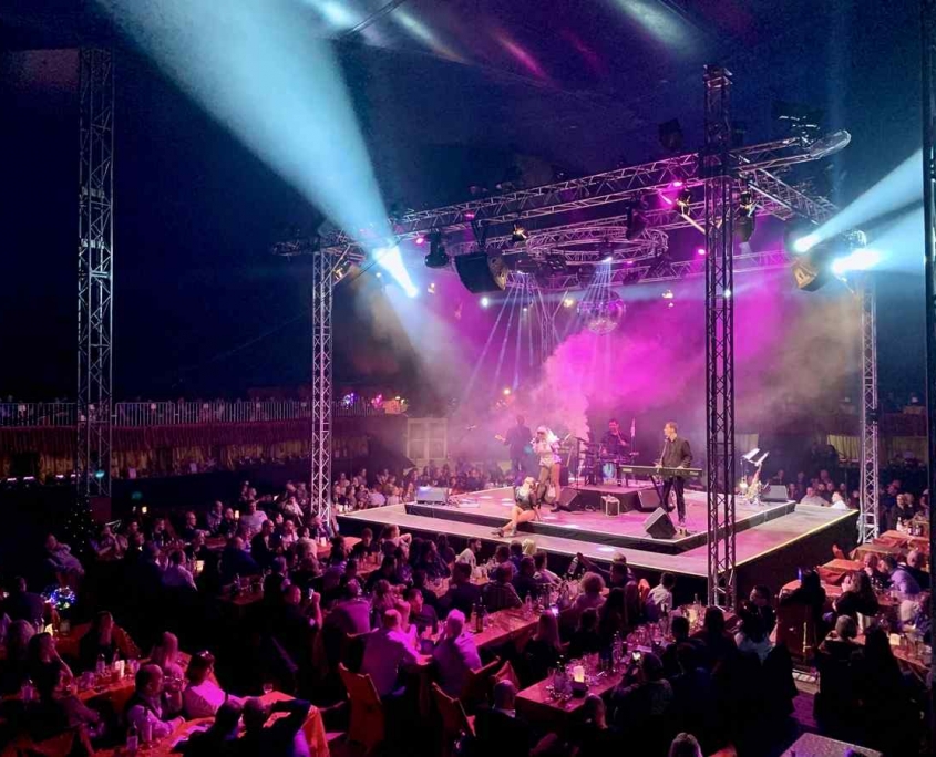 Weihnachtsfeierzauber Hamburg Deutschlands größte Dinnershow